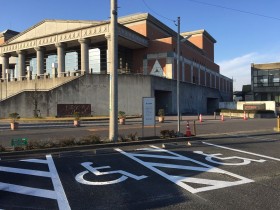 羽島市文化センター身体障害者用駐車スペース